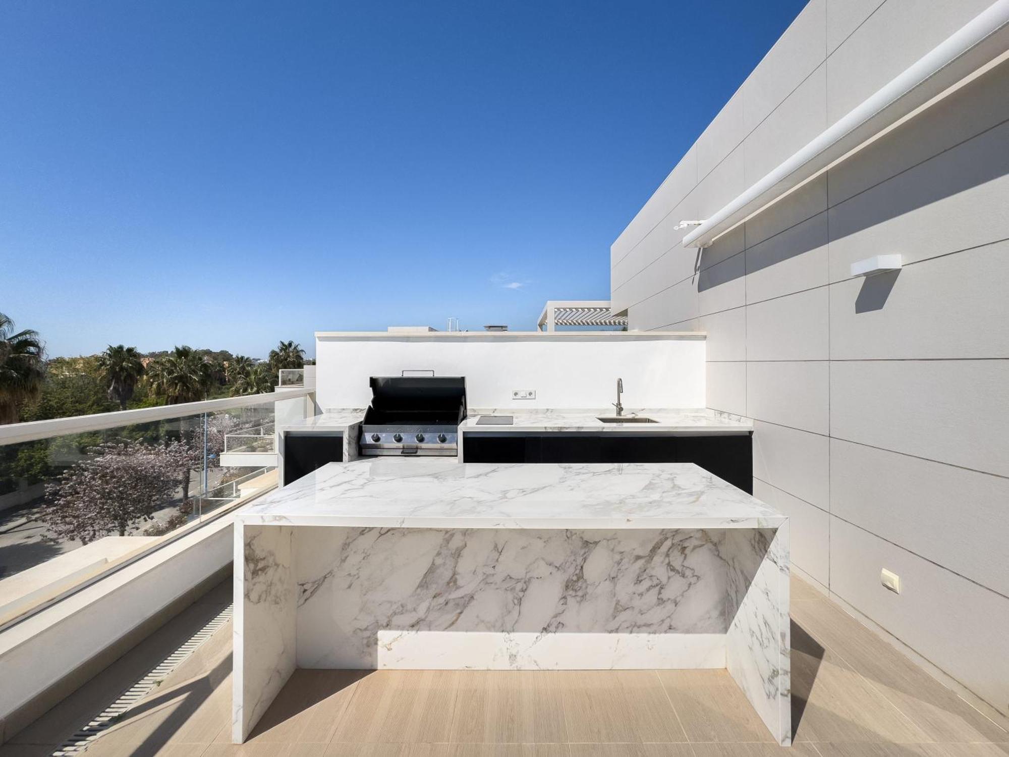 Beachfront Luxury Rooftop Penthouse Wifi Pools Grill I O Nac Paddle * Marbella